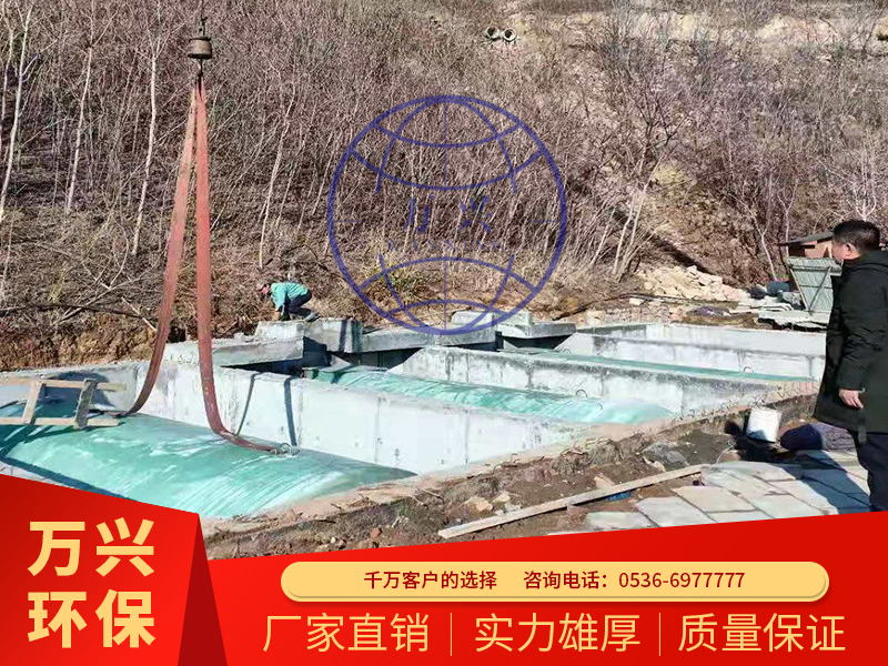 青島玻璃鋼儲(chǔ)罐安裝現(xiàn)場(chǎng)